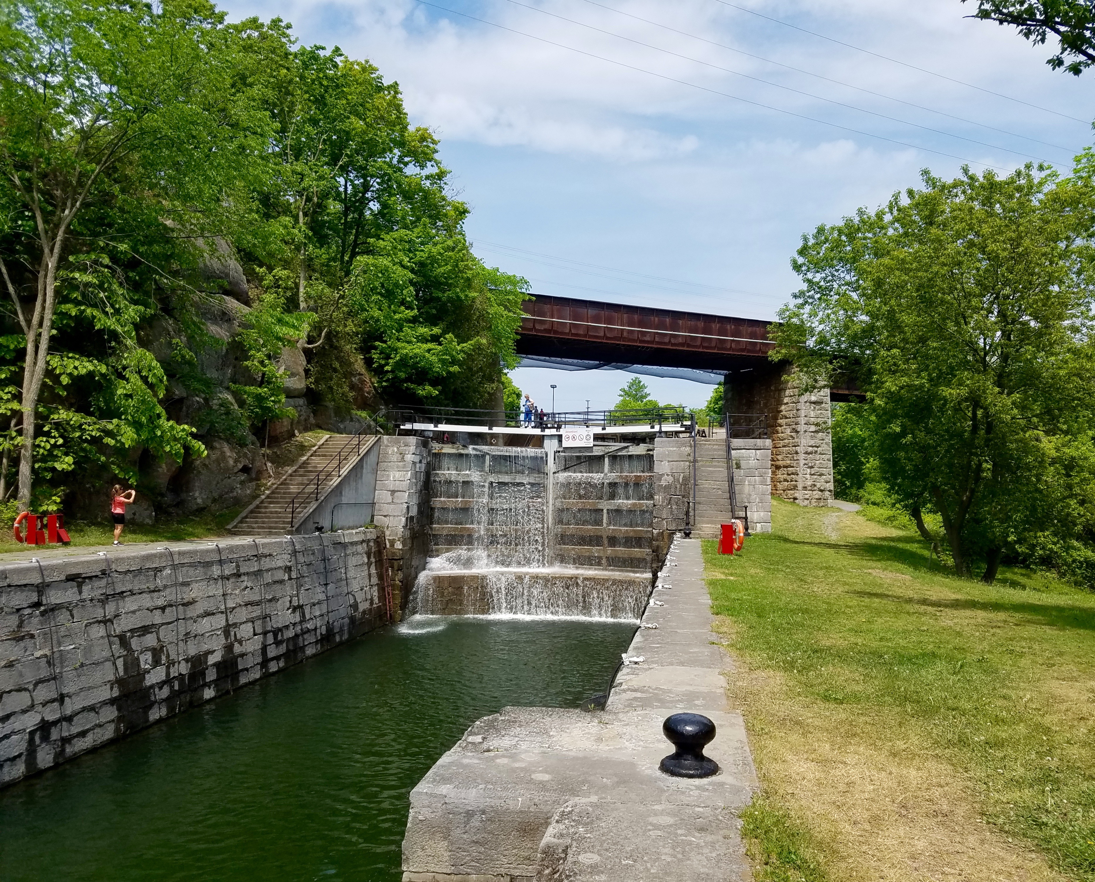 TnT Kingston Locks Bobbie